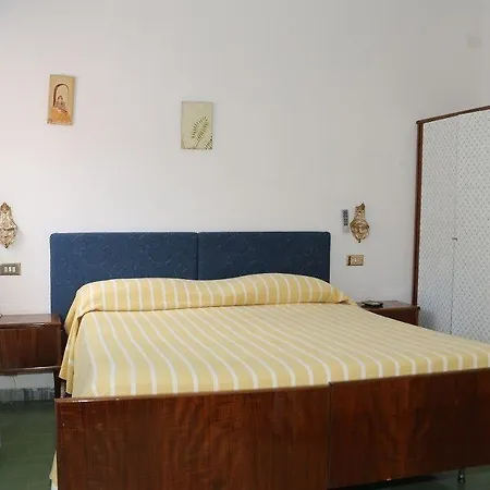 Meuble Andrea Doria Гостевой дом Торре-дель-Лаго-Пуччини