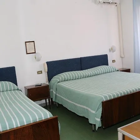 Meuble Andrea Doria Гостевой дом Торре-дель-Лаго-Пуччини